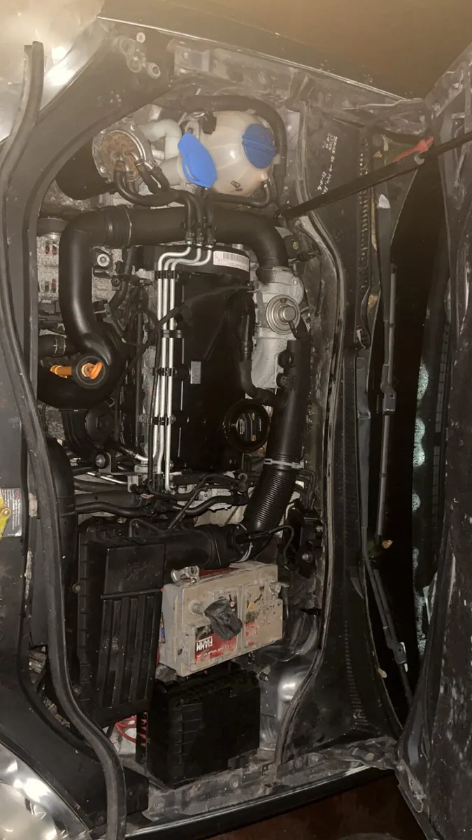 Volkswagen Golf mk5 for breaking (cheap to clear) - Image 2