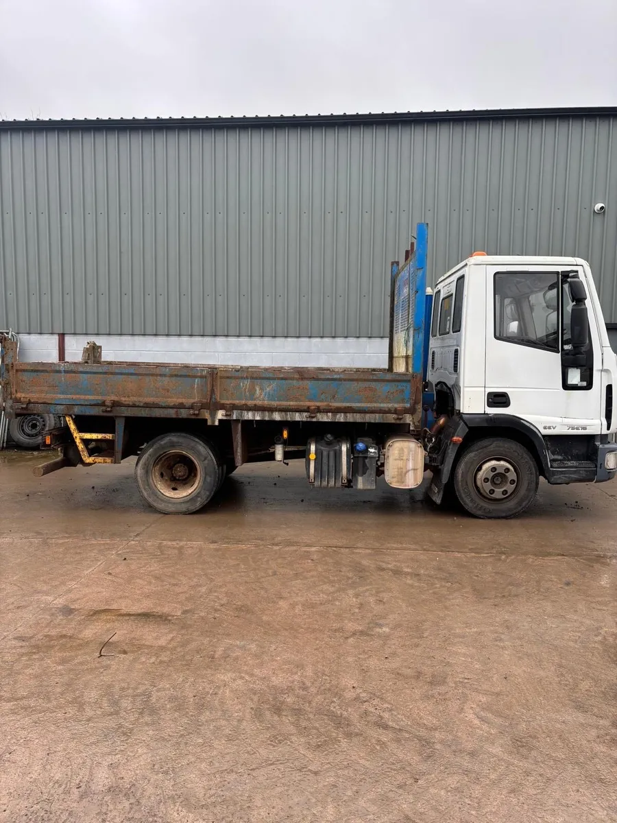 2011 Iveco tipper lorry - Image 2