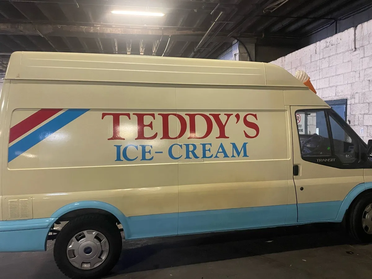 Ice cream van - Image 2