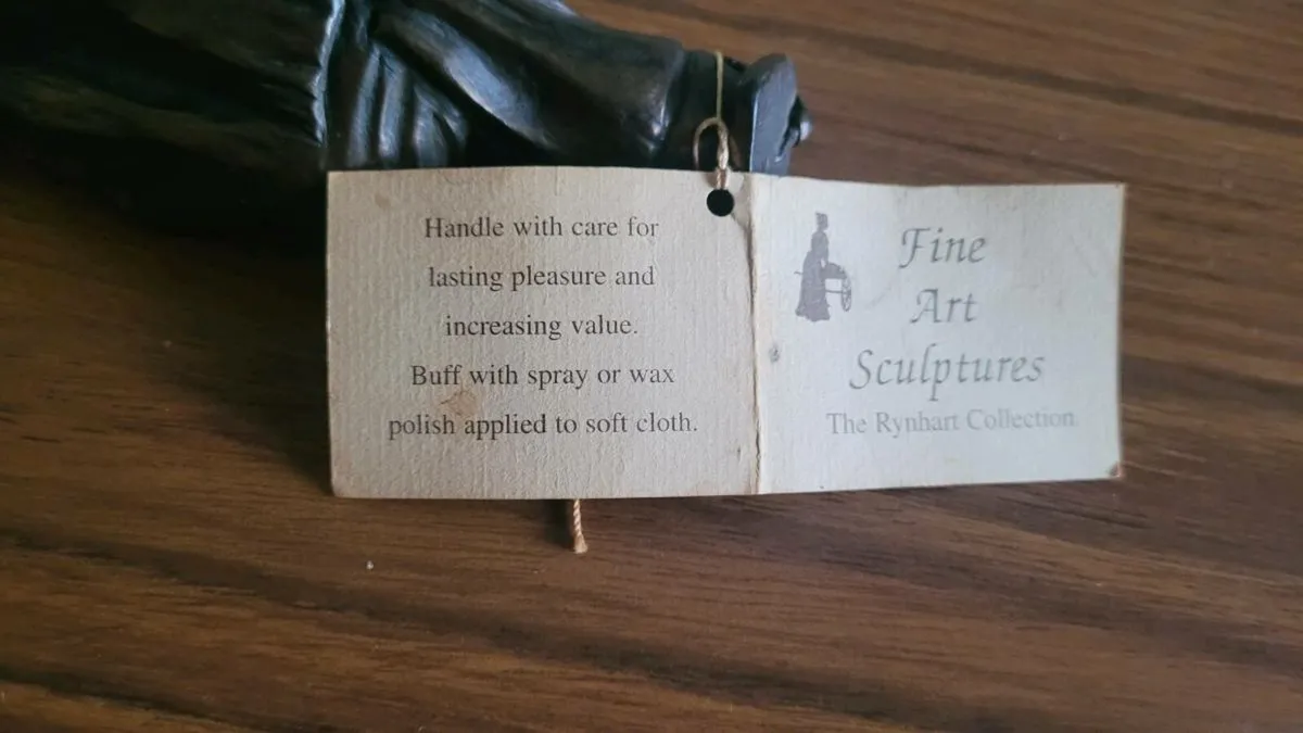 Vintage Jeanne Rynhart female Fraduation statue - Image 4