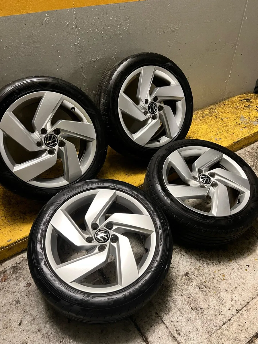 17” VW GOLF ALLOYS & ( premium tyres) - Image 1
