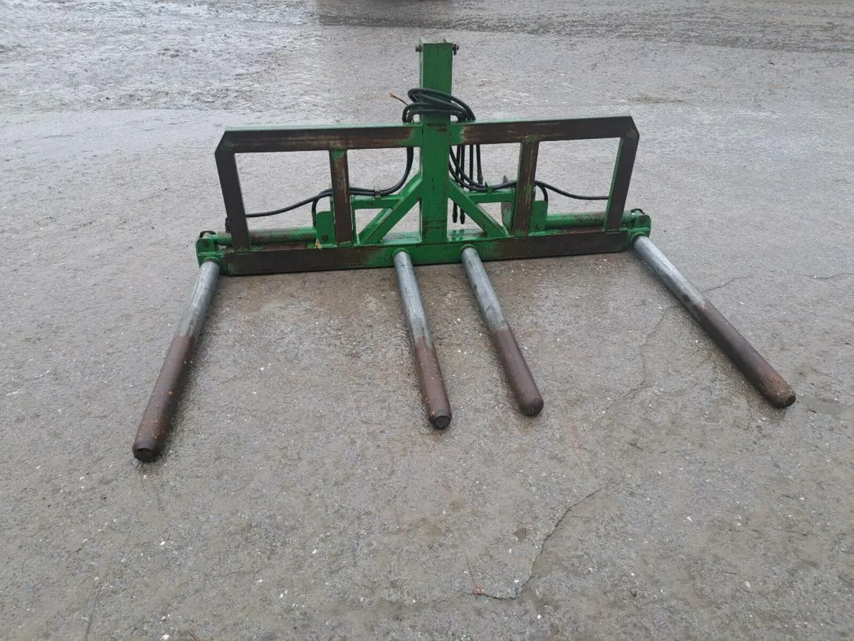 Bale Handlers - Image 1