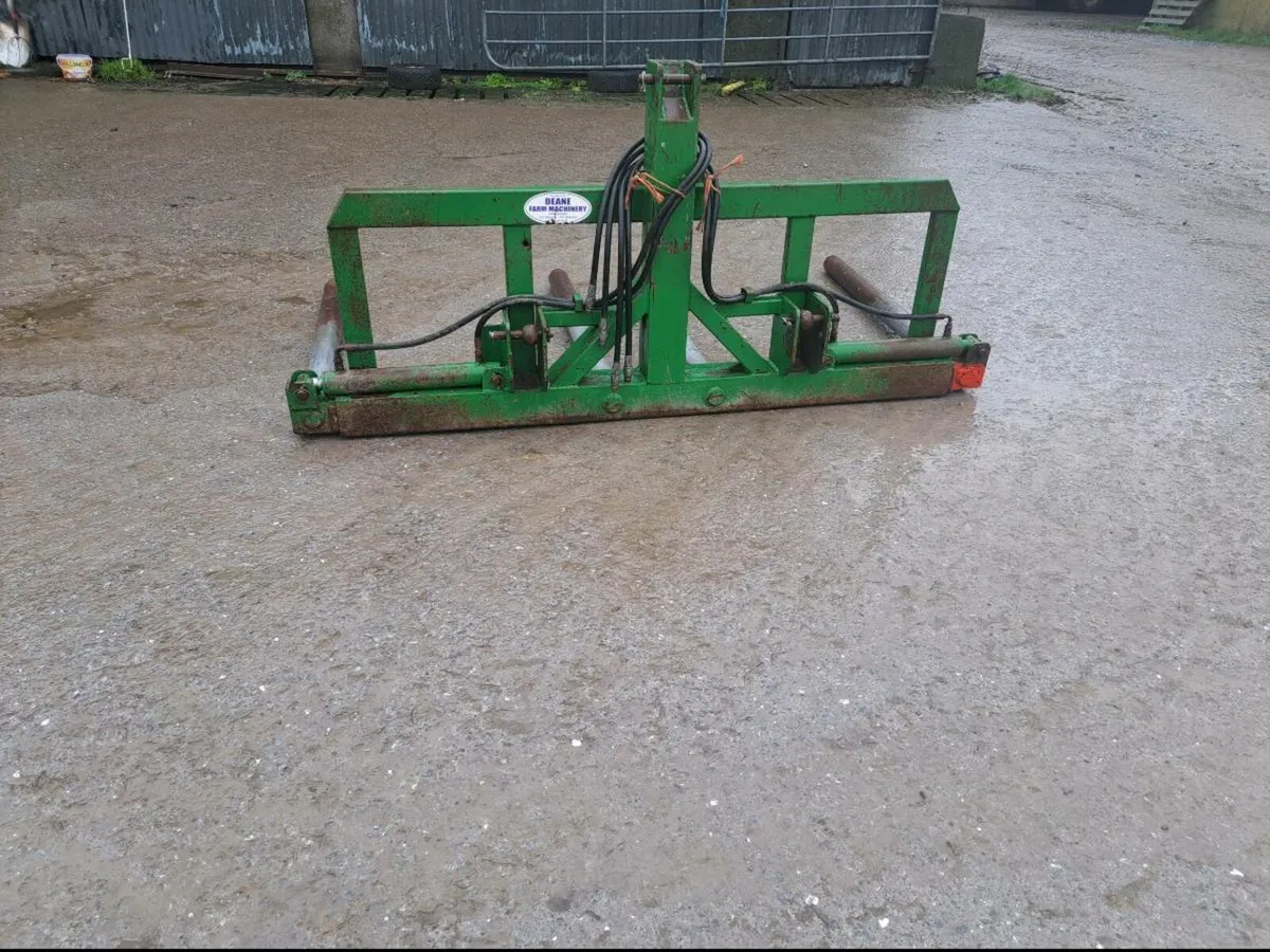 Bale Handlers - Image 2