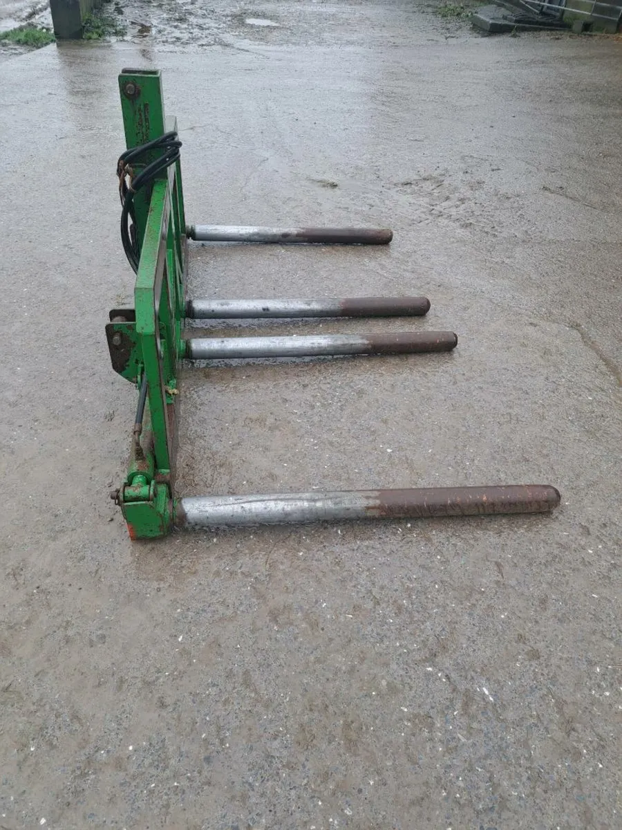 Bale Handlers - Image 3