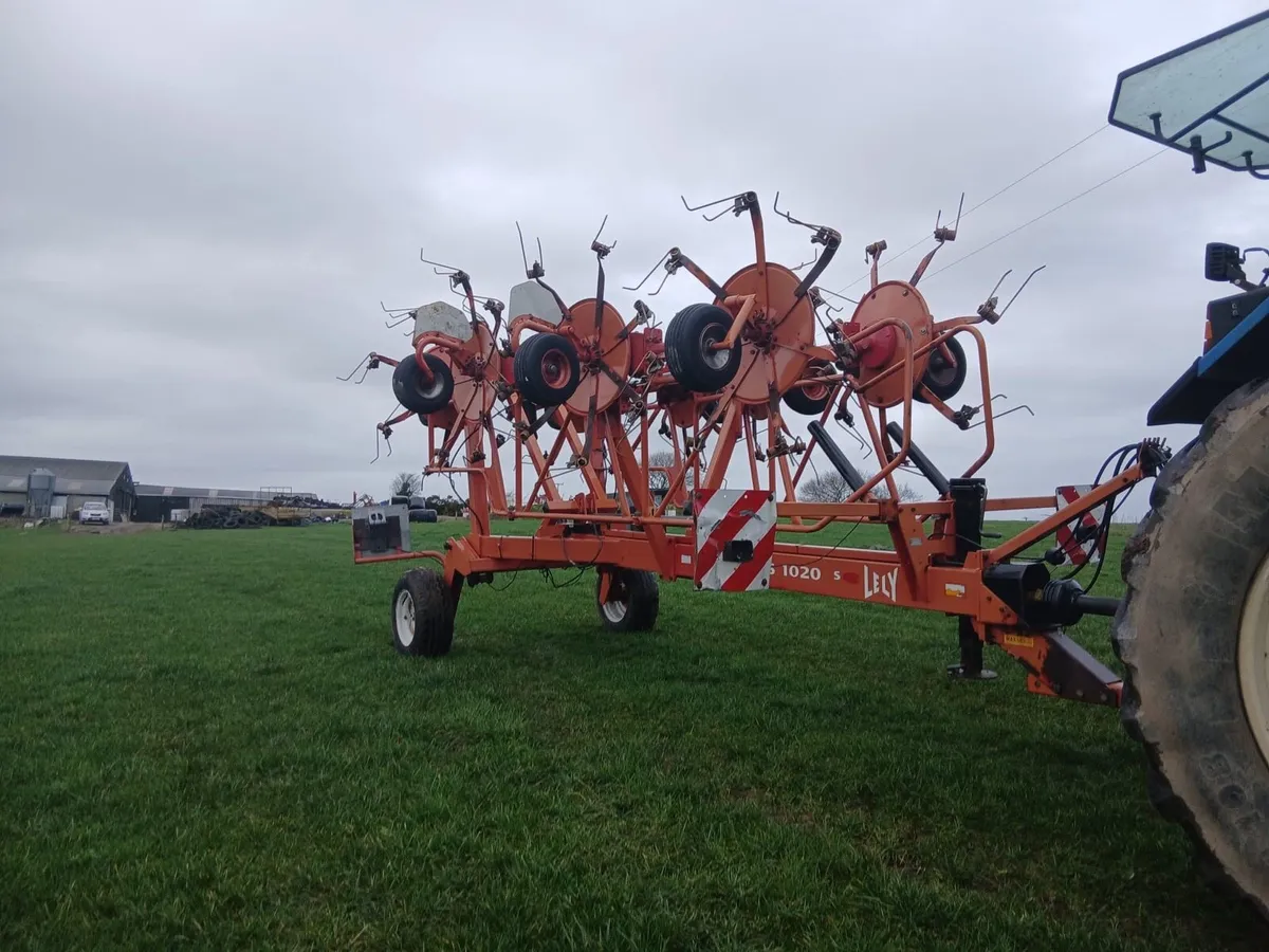 Lely Lotus 1020 Tedder Trailed - Image 1