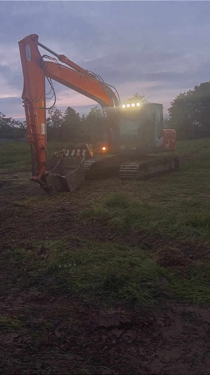 Hitachi 130-3 - Image 1