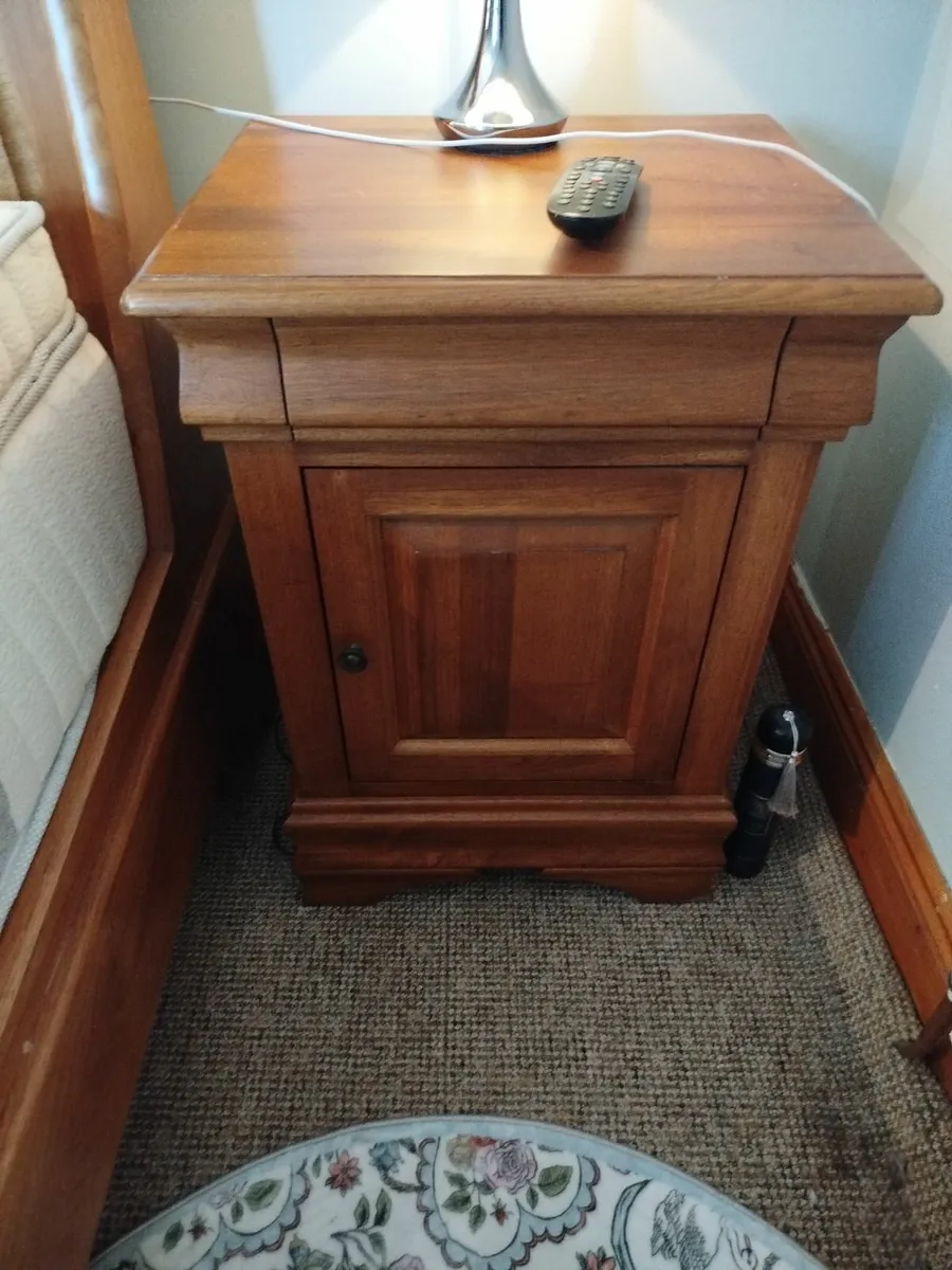 Bed frame ,bed units and mirror unit - Image 1