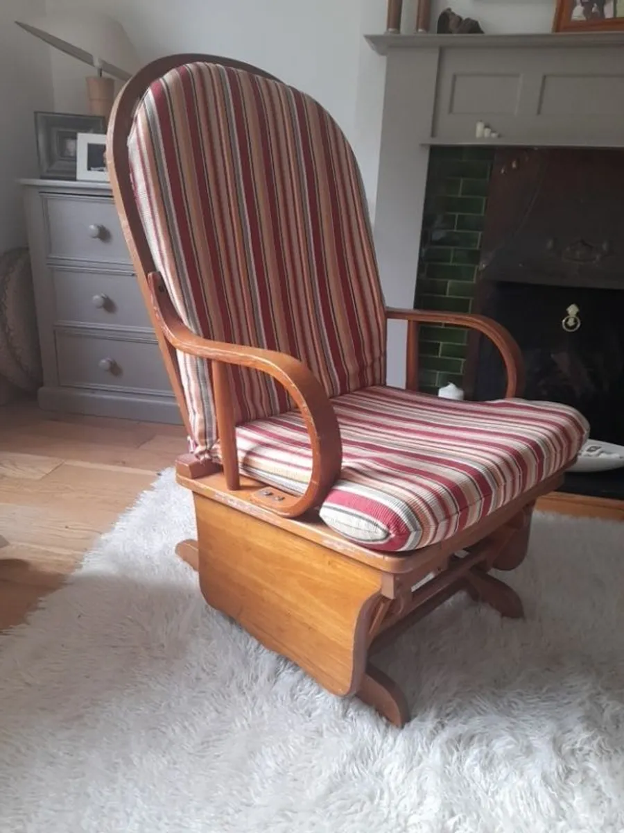 Gliding chair - Image 1