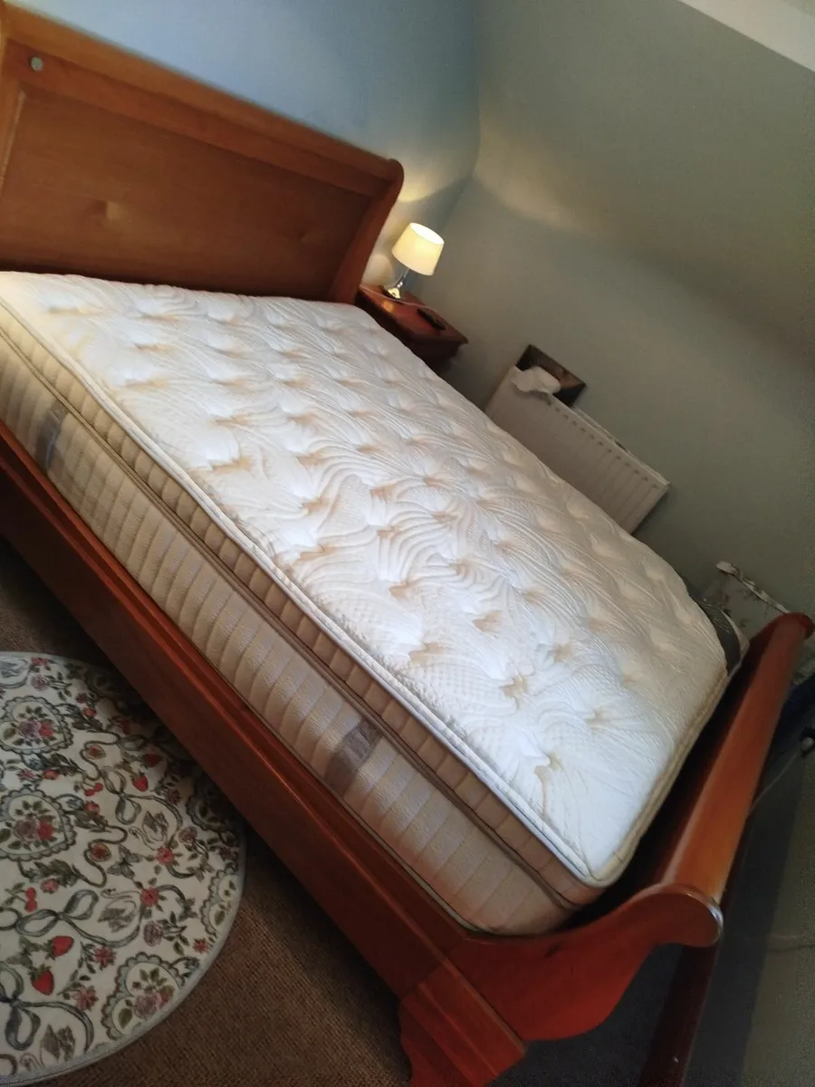 Bed frame ,bed units and mirror unit - Image 4