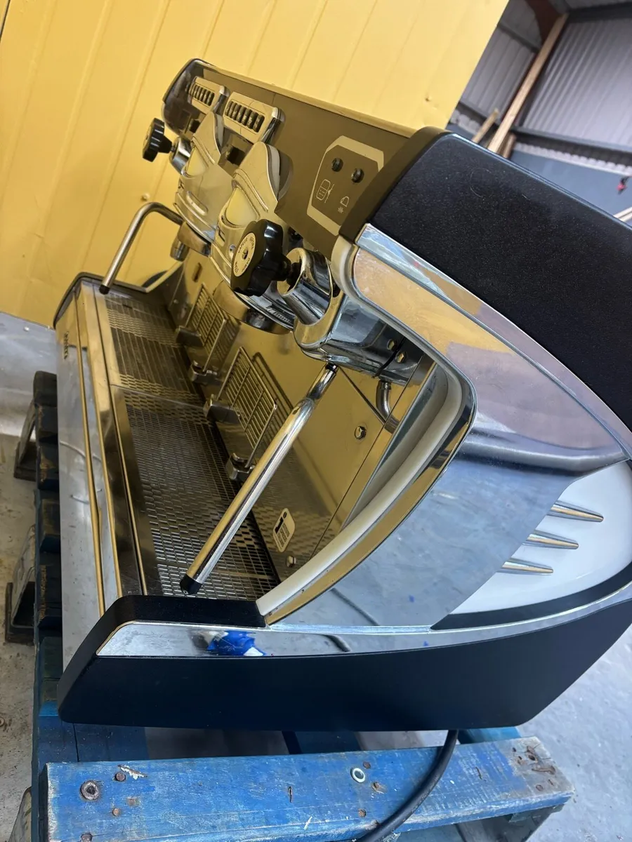 ASTORIA 2 GROUP COFFEE MACHINE - Image 2