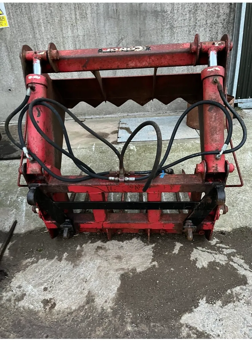 Conor Shear Grab 3’ 10”  Wrought iron gate - Image 1