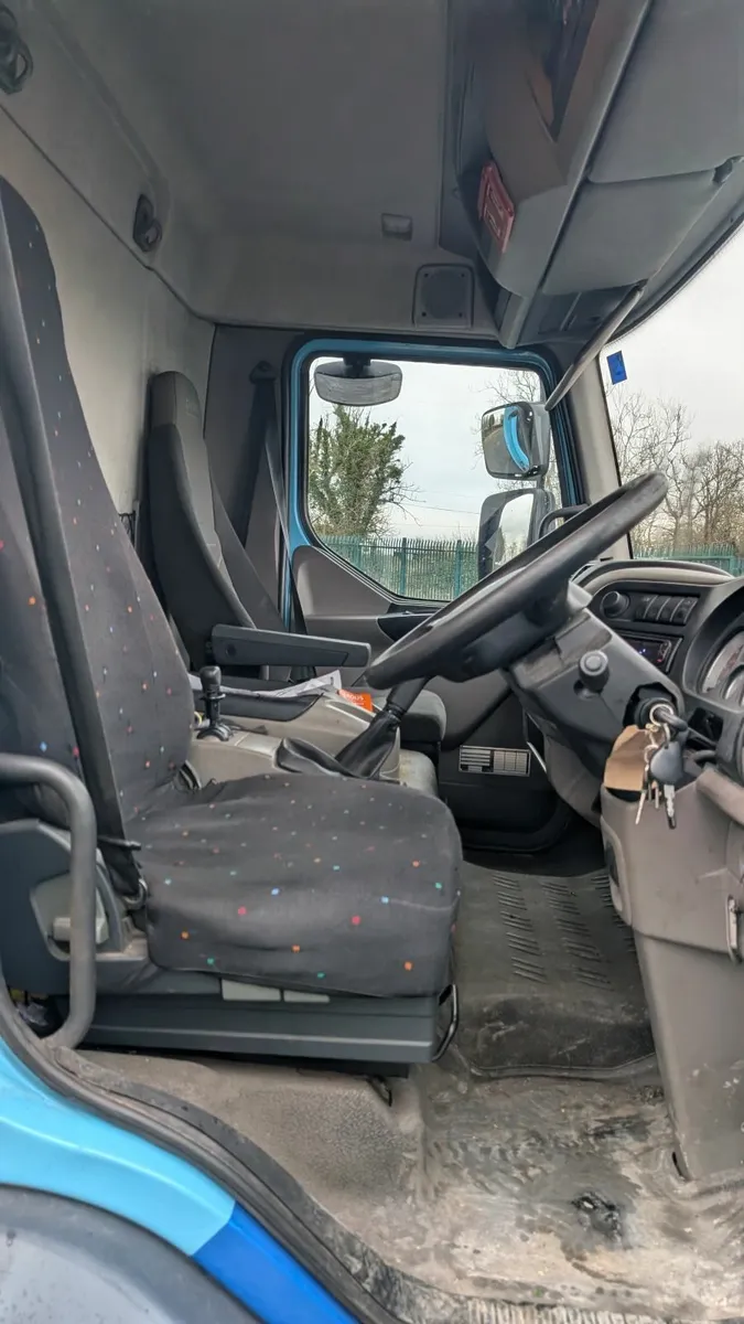 DAF LF45.160 7.5T Box Body with Tail lift - Image 4