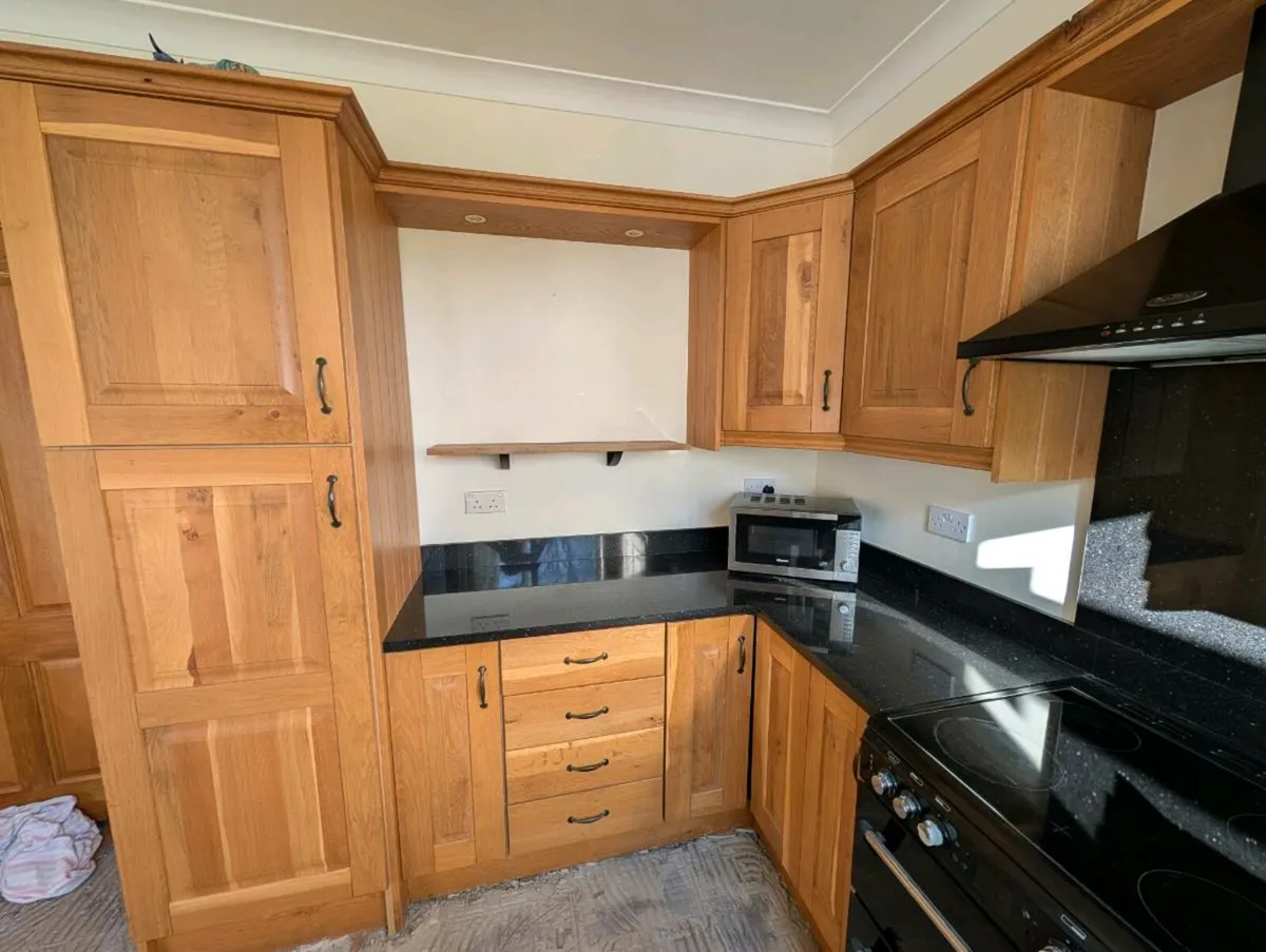 Kitchen doors and granite - Image 2