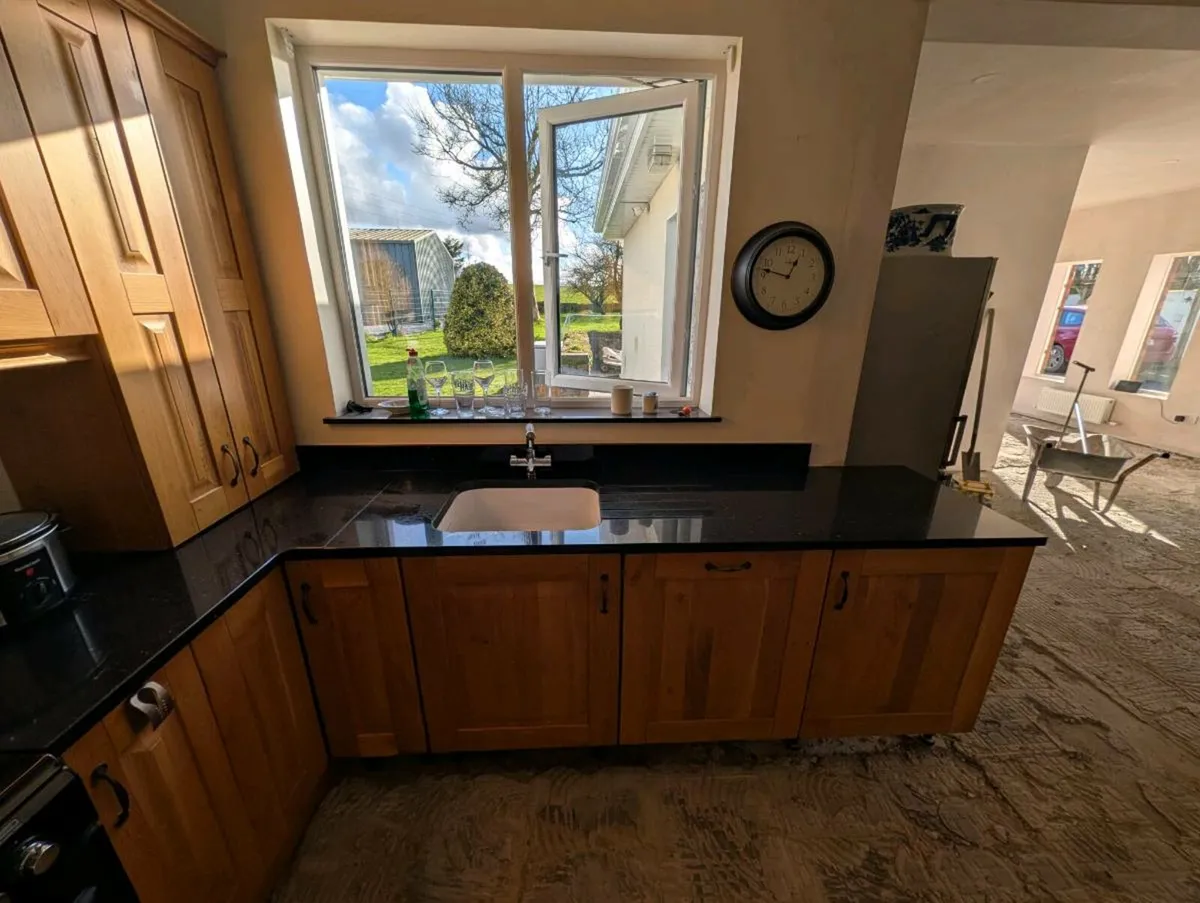 Kitchen doors and granite - Image 4