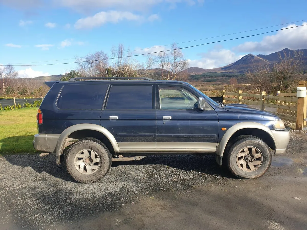 Mitsubishi Pajero 2004 - Image 1