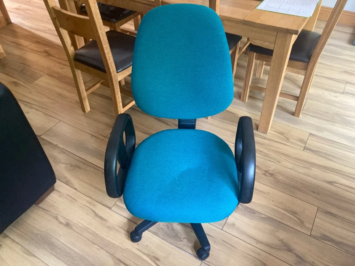 Desk and Chair - Image 4