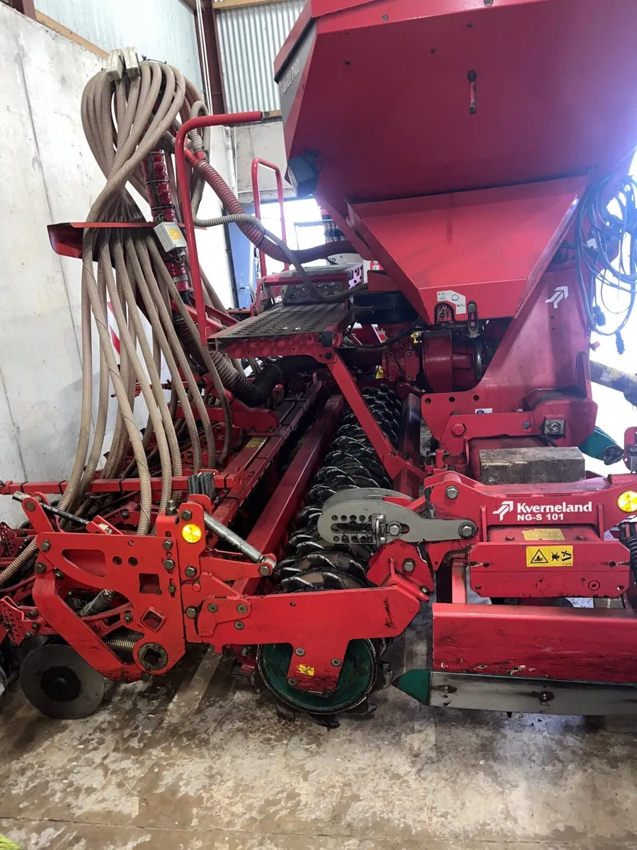 Farm machinery - Image 1