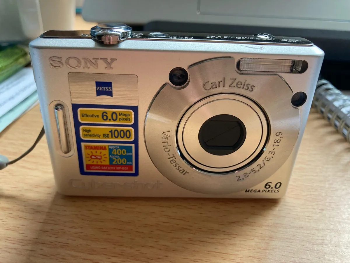 Digital camera - Image 1