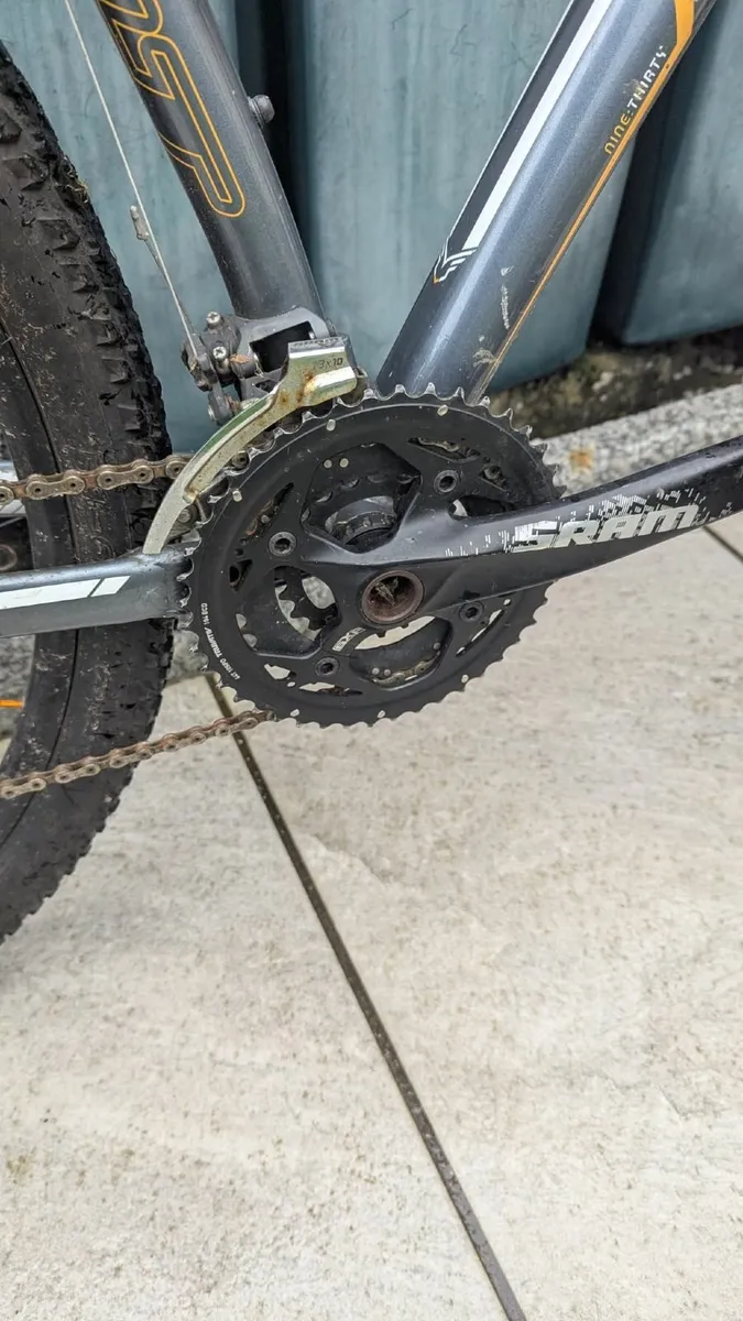 Adult male mountain bike - Image 1