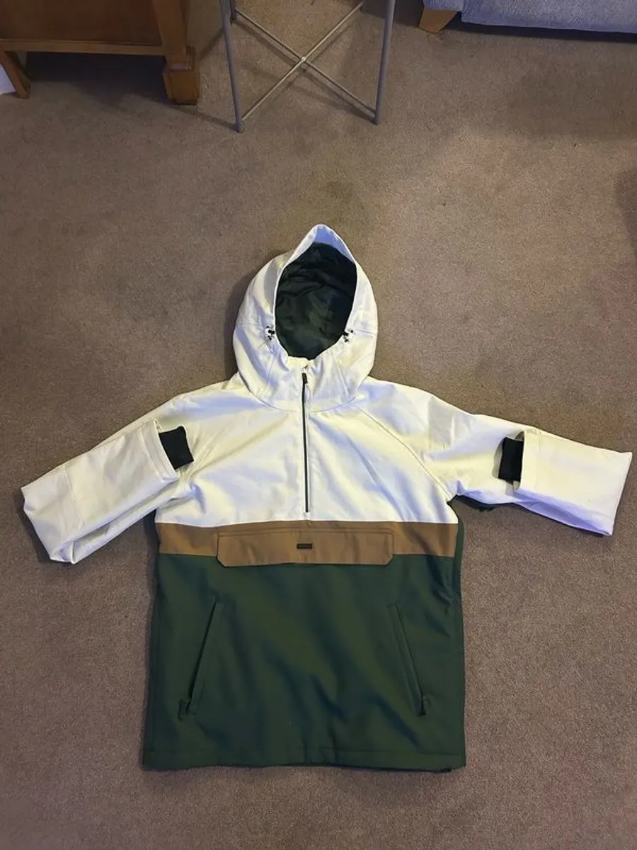 Billabong snowboard/ski jacket - Image 1