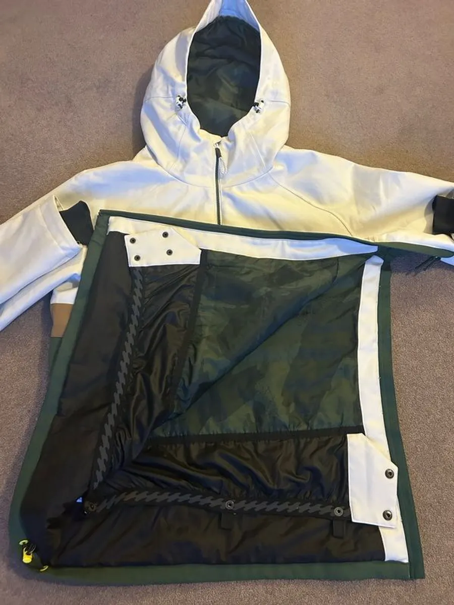 Billabong snowboard/ski jacket - Image 3