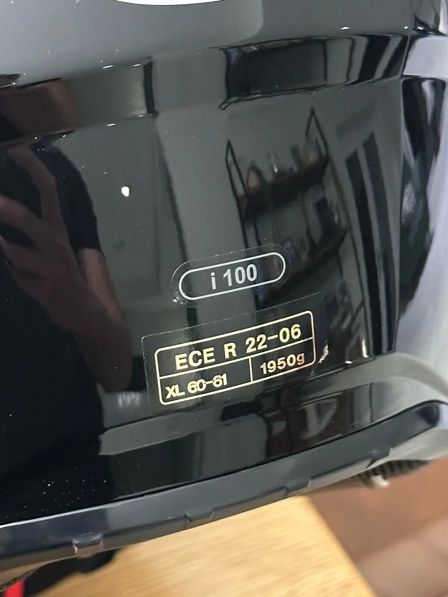 HJC i100 Modular Motorbike Helmet - Image 4