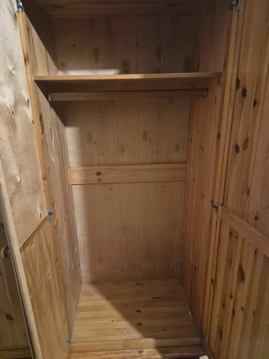 Bedroom furniture - Image 3