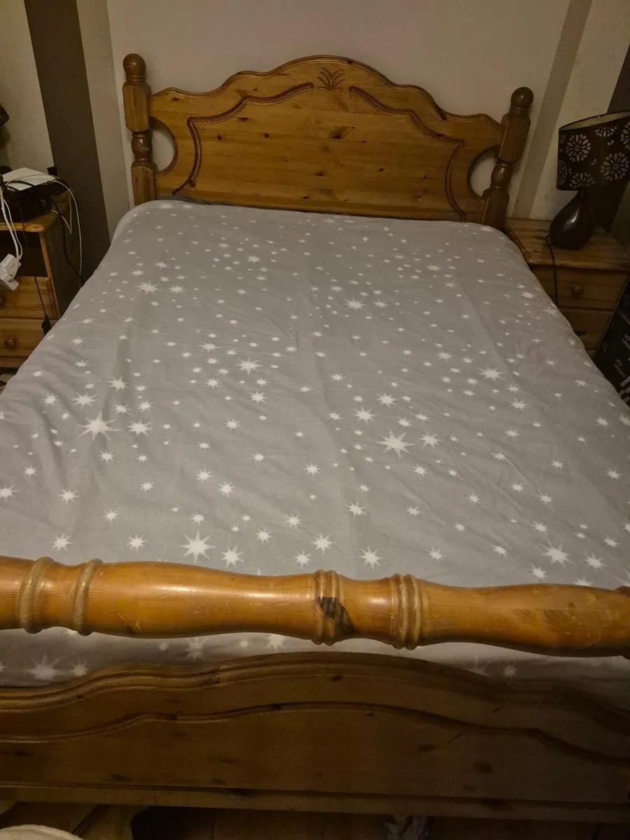 Bedroom furniture - Image 4