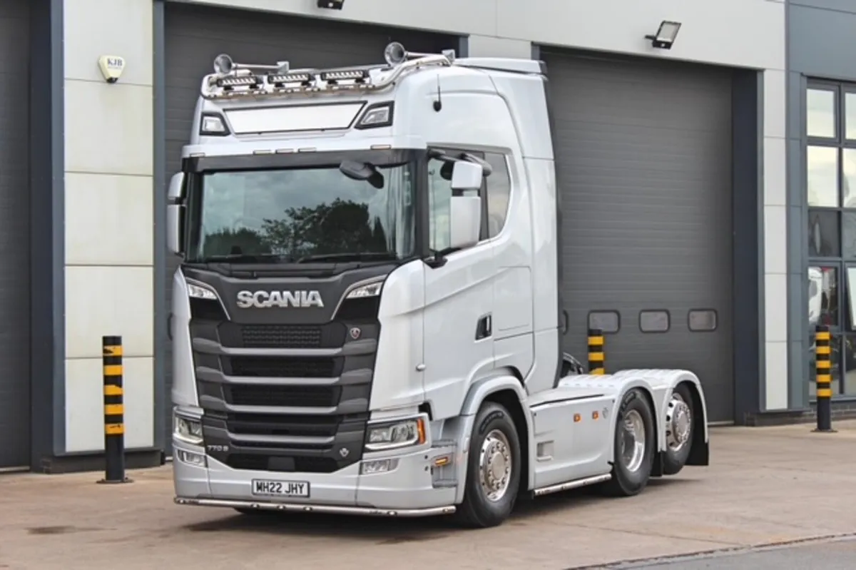 2022 SCANIA 770S 6X2 WITH REAR LIFT AXLE - Image 3