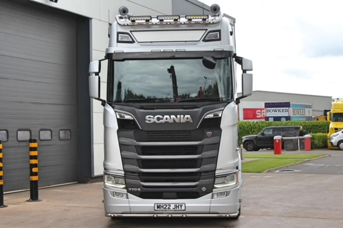 2022 SCANIA 770S 6X2 WITH REAR LIFT AXLE - Image 2