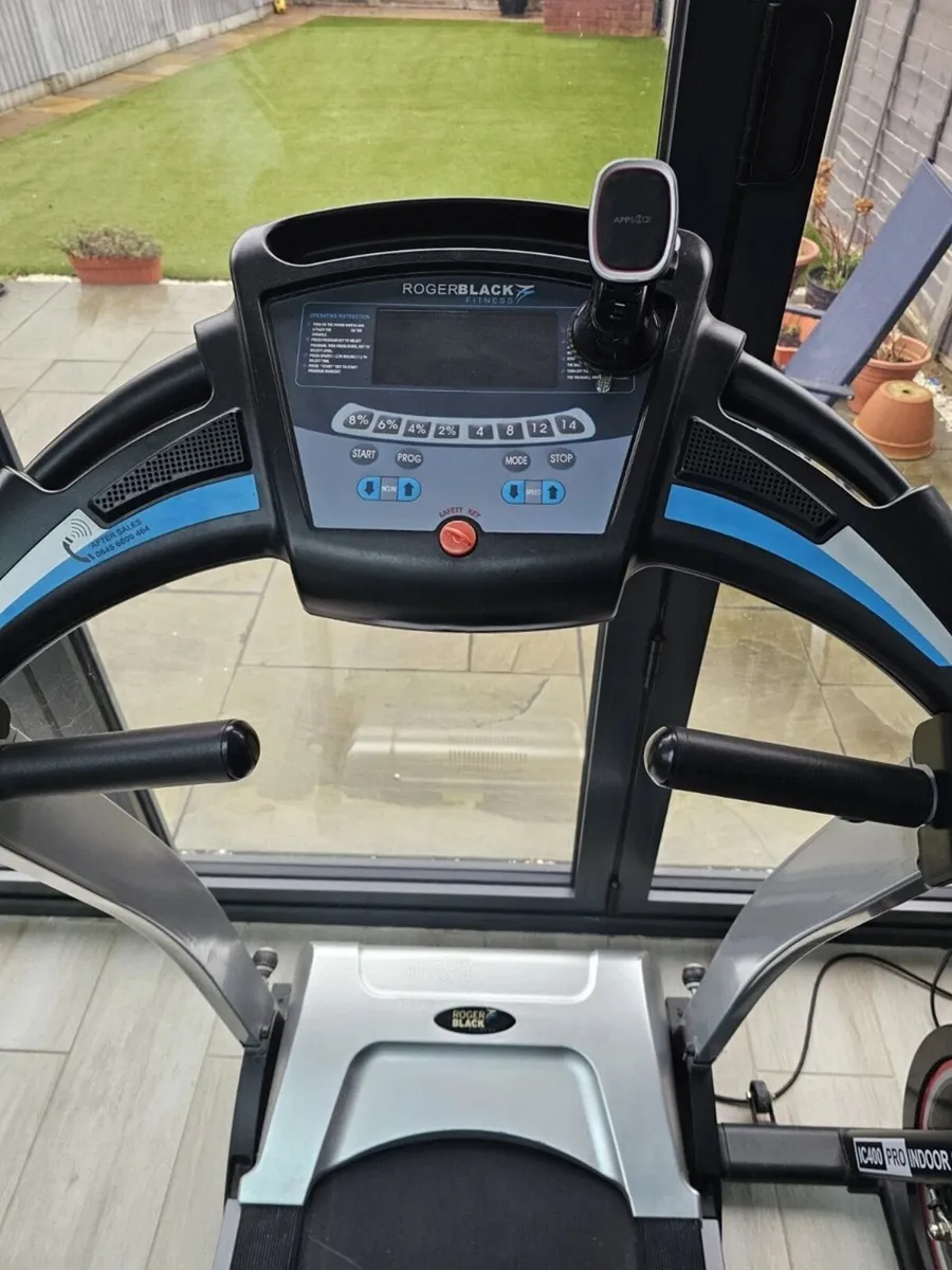 Roger black gold medal treadmill