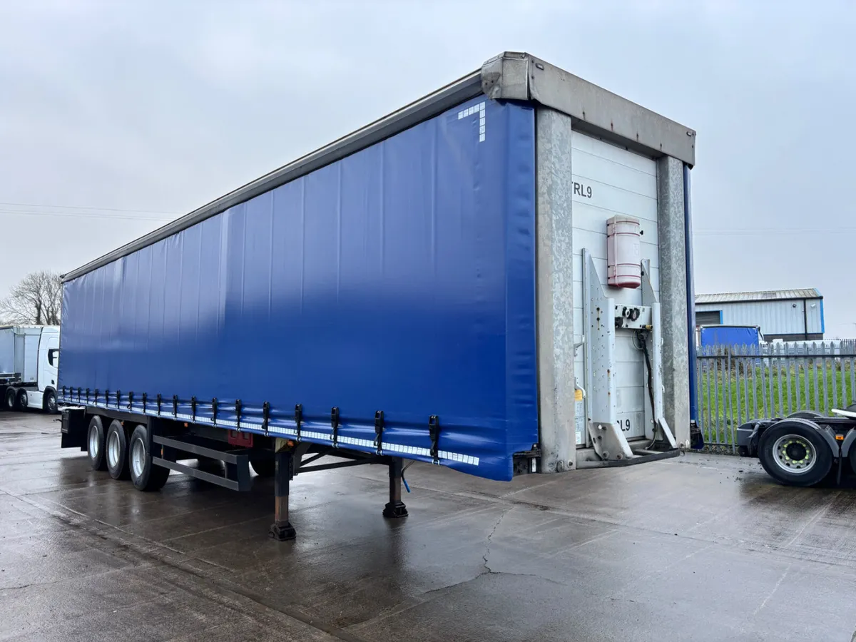 2015 Schmitz Curtainsider New curtains Drum brakes - Image 1