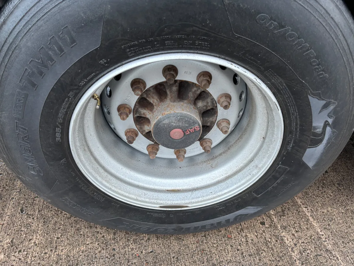 2015 Schmitz Curtainsider New curtains Drum brakes - Image 4