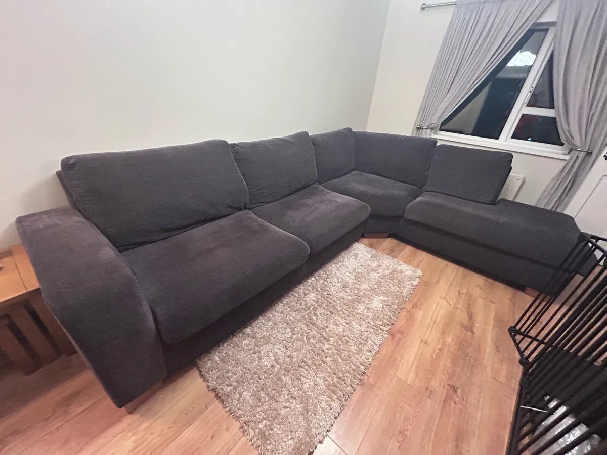 Corner sofa - Image 1