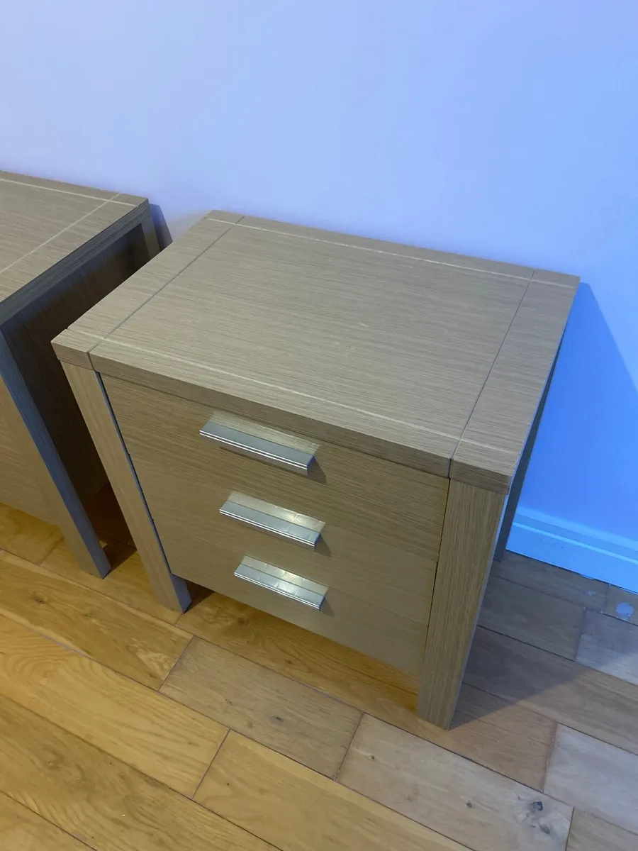 Bedside cabinets x 2 - Image 2