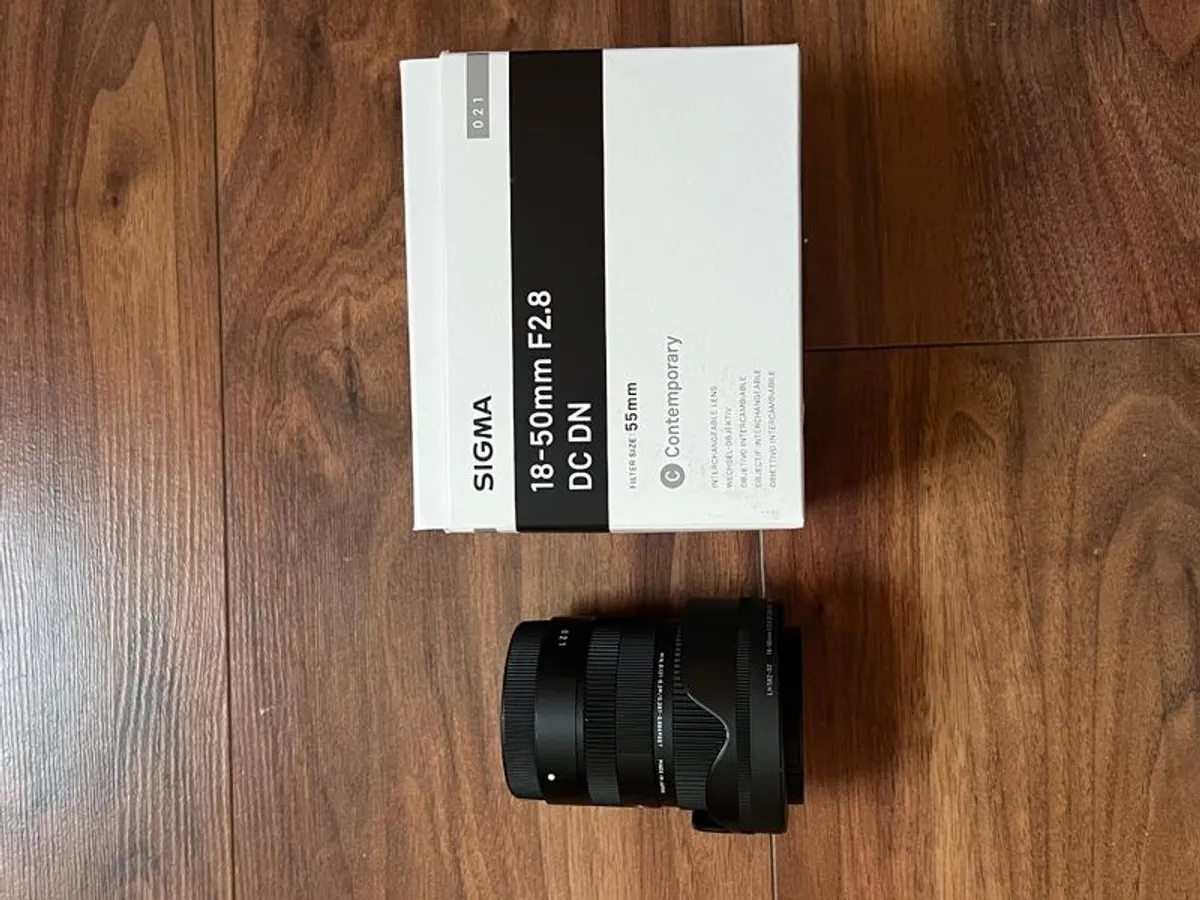 Bundle : Sony A6700 Camera Kit + Lenses & Rig (Excellent Condition) - Image 3