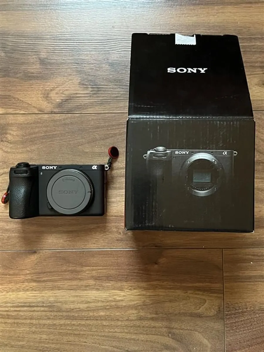 Bundle : Sony A6700 Camera Kit + Lenses & Rig (Excellent Condition) - Image 1