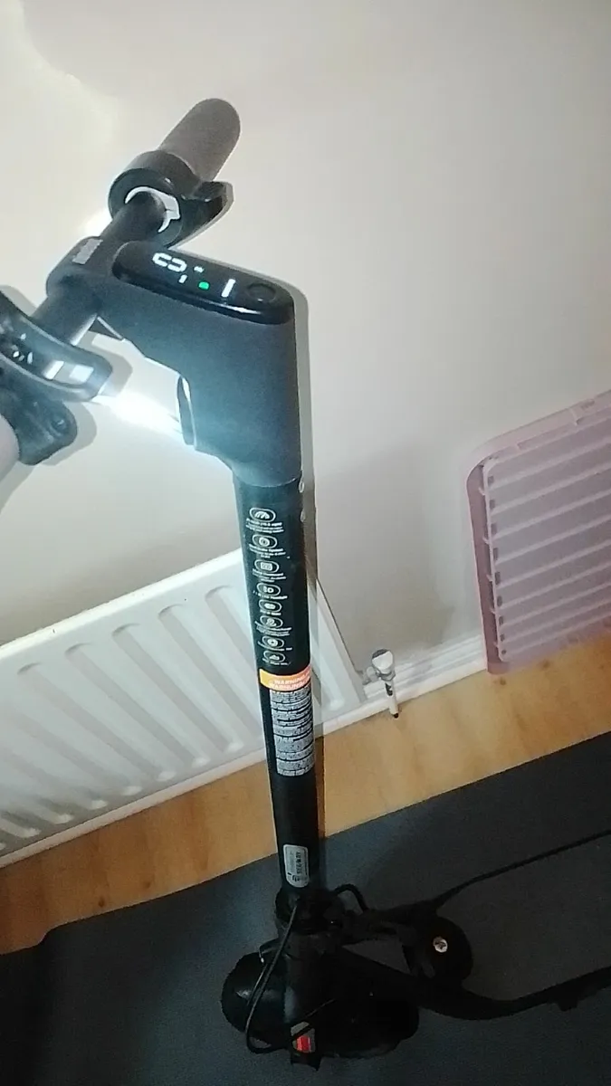 Ninebot F25 E-scooter - Image 4