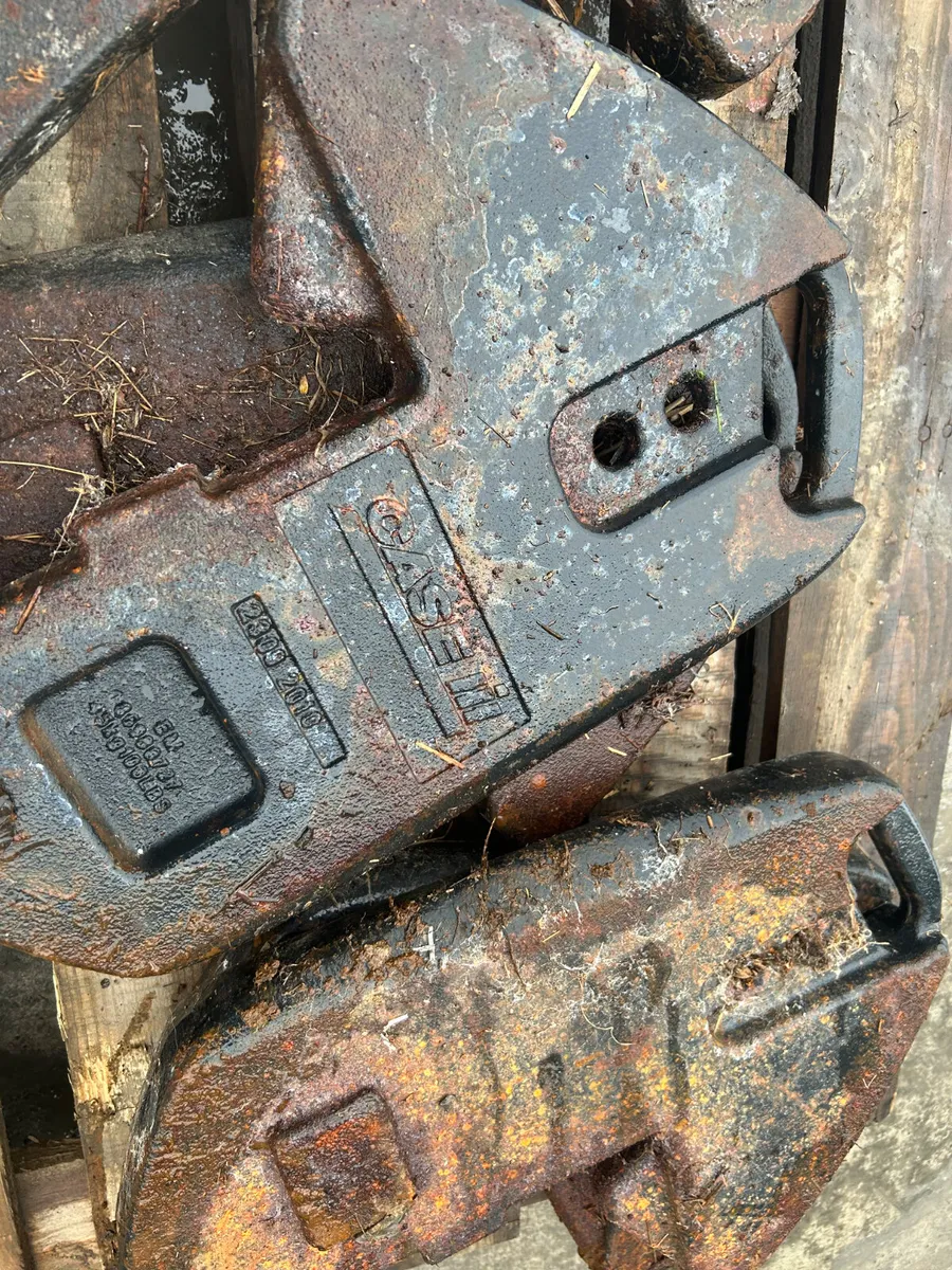 Case JXU/CX Front Weights - Image 2