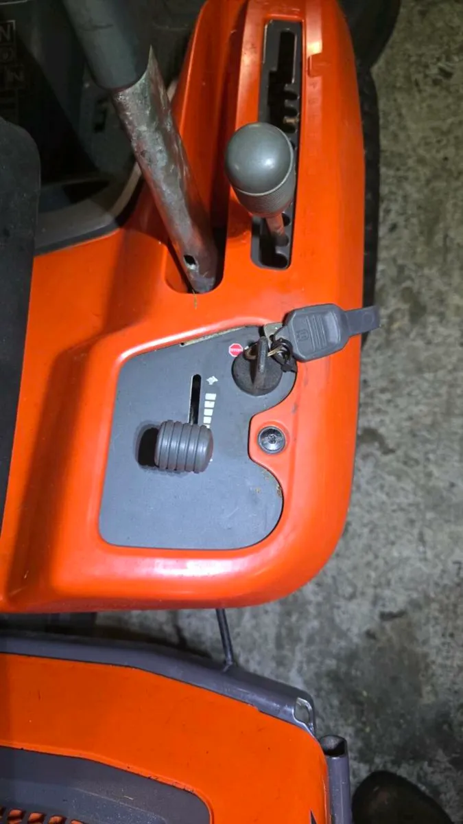 Husqvarna R214TC - Image 3