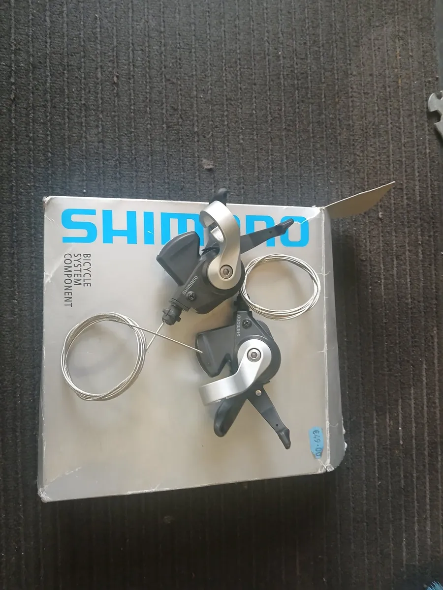 SHIMANO 3 X 7 RAPID FIRE GEAR LEVERS - Image 1