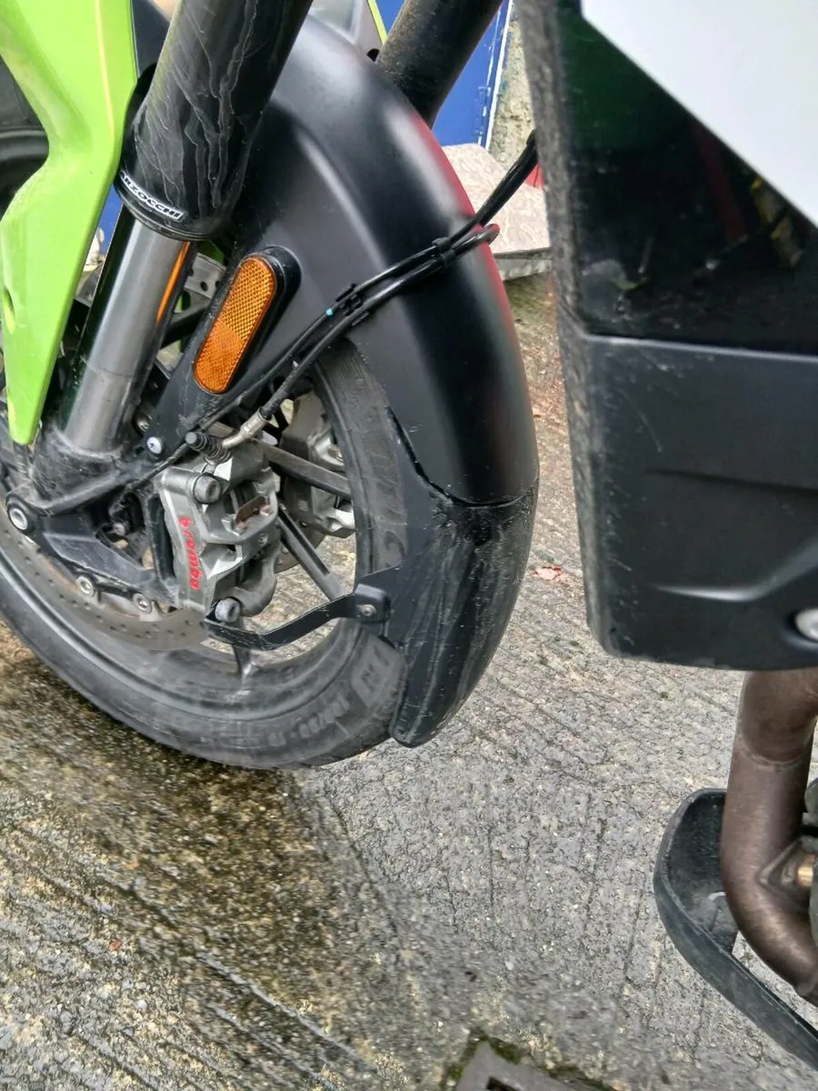 Triumph 850 Sport - Image 4