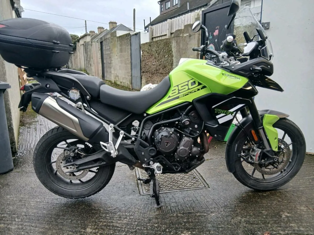 Triumph 850 Sport - Image 1