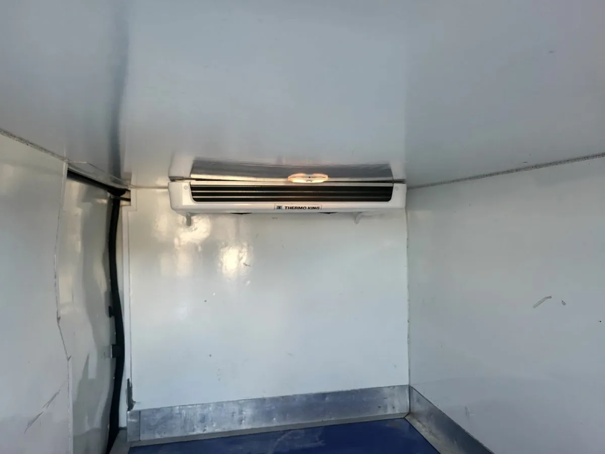 Renault Trafic 2021 - Image 2