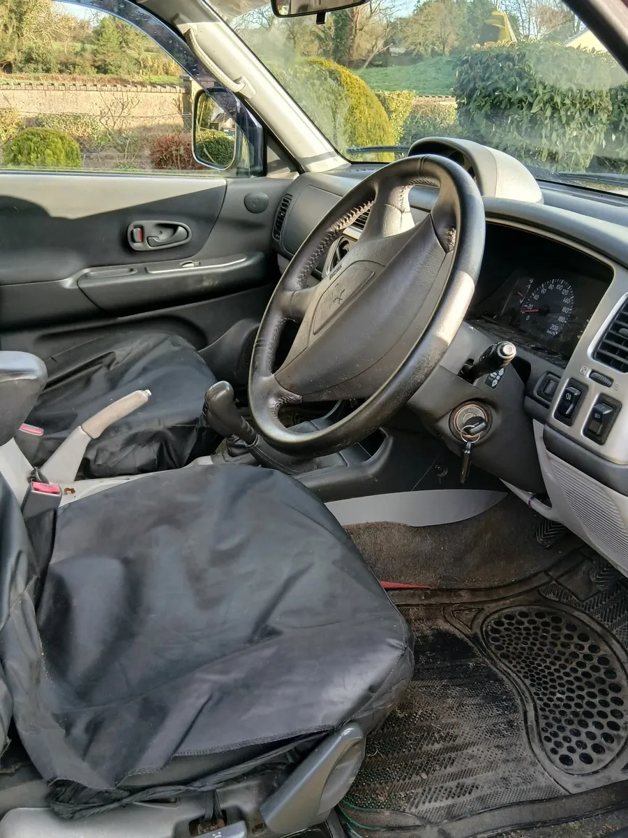 Mitsubishi Pajero 2005 - Image 3