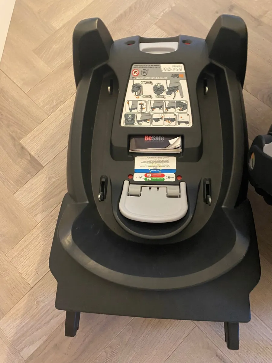 Car seat and Base - Image 4