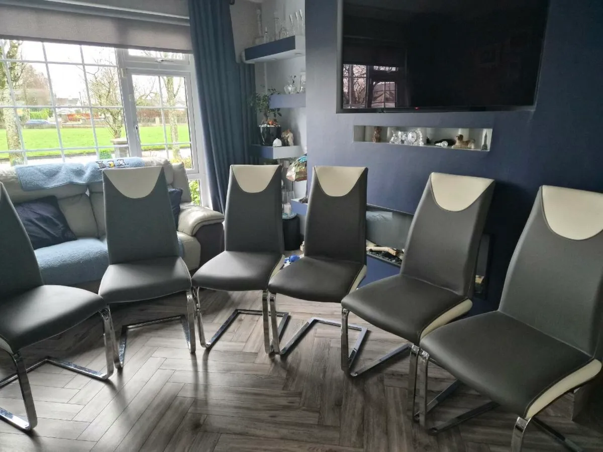 Dining room chairs - Image 2