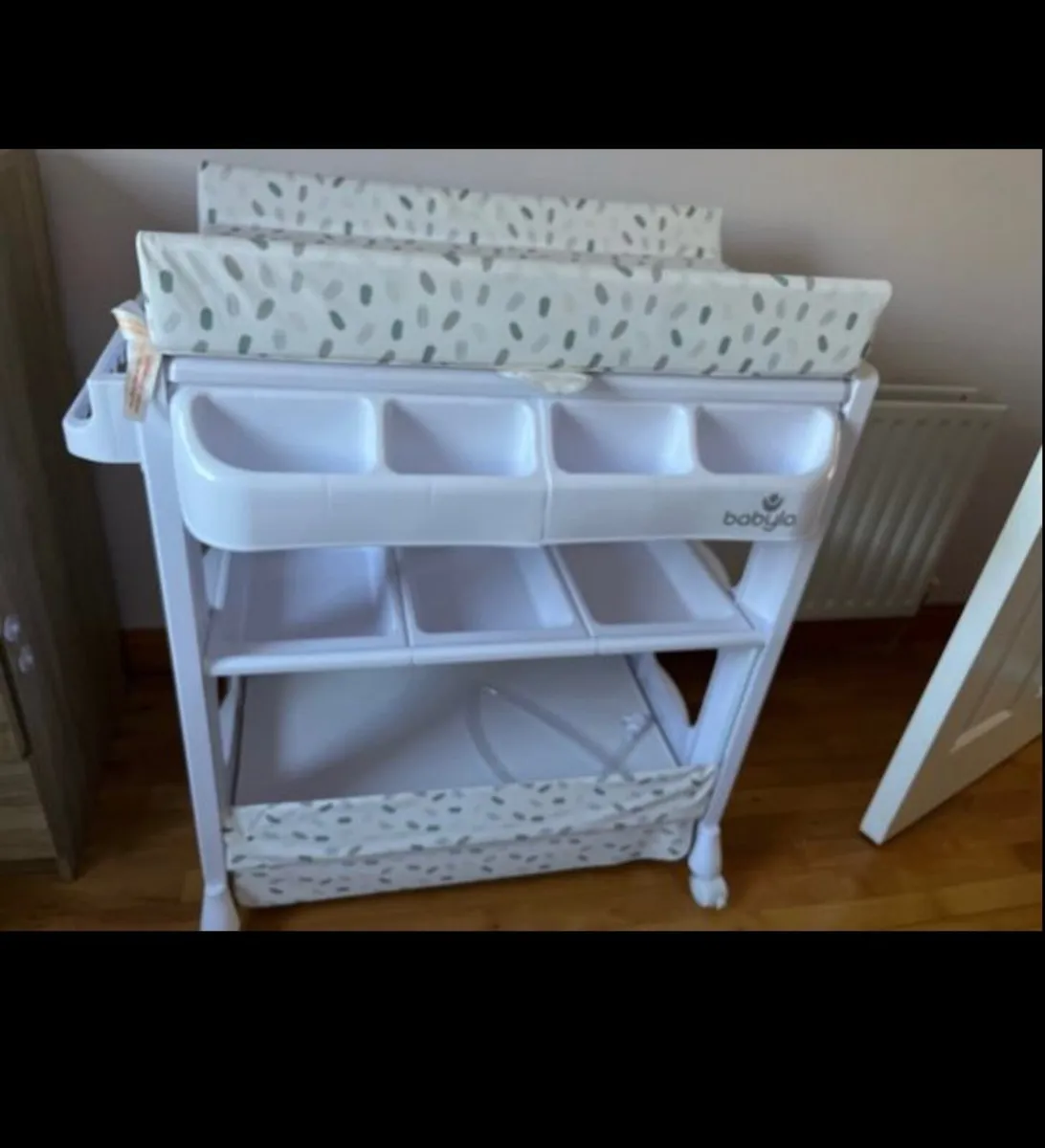 Baby changer/bath table - Image 4