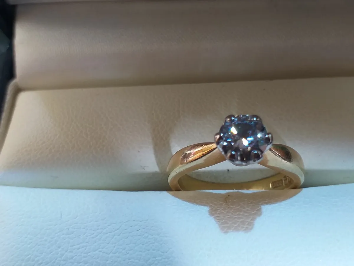 Diamond solitaire ring - Image 2