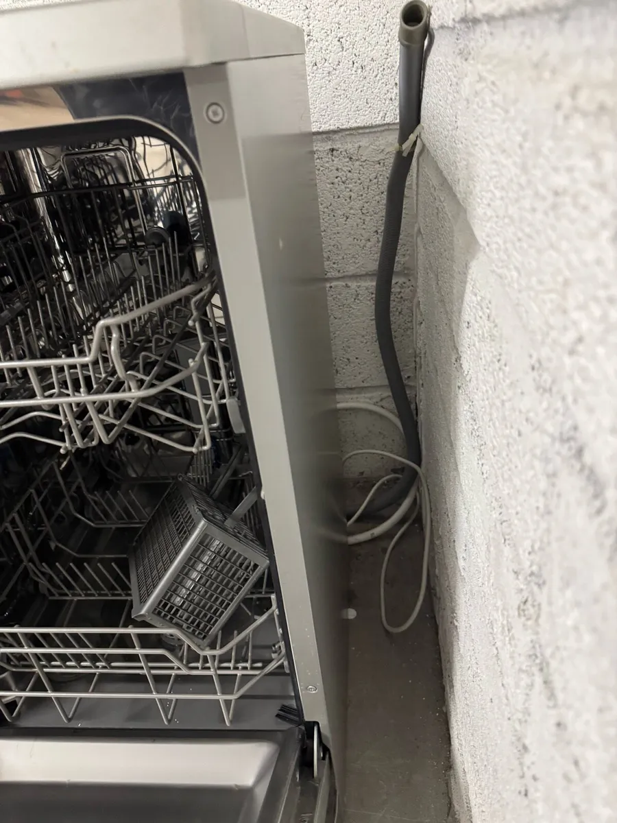 Dishwasher - Image 3